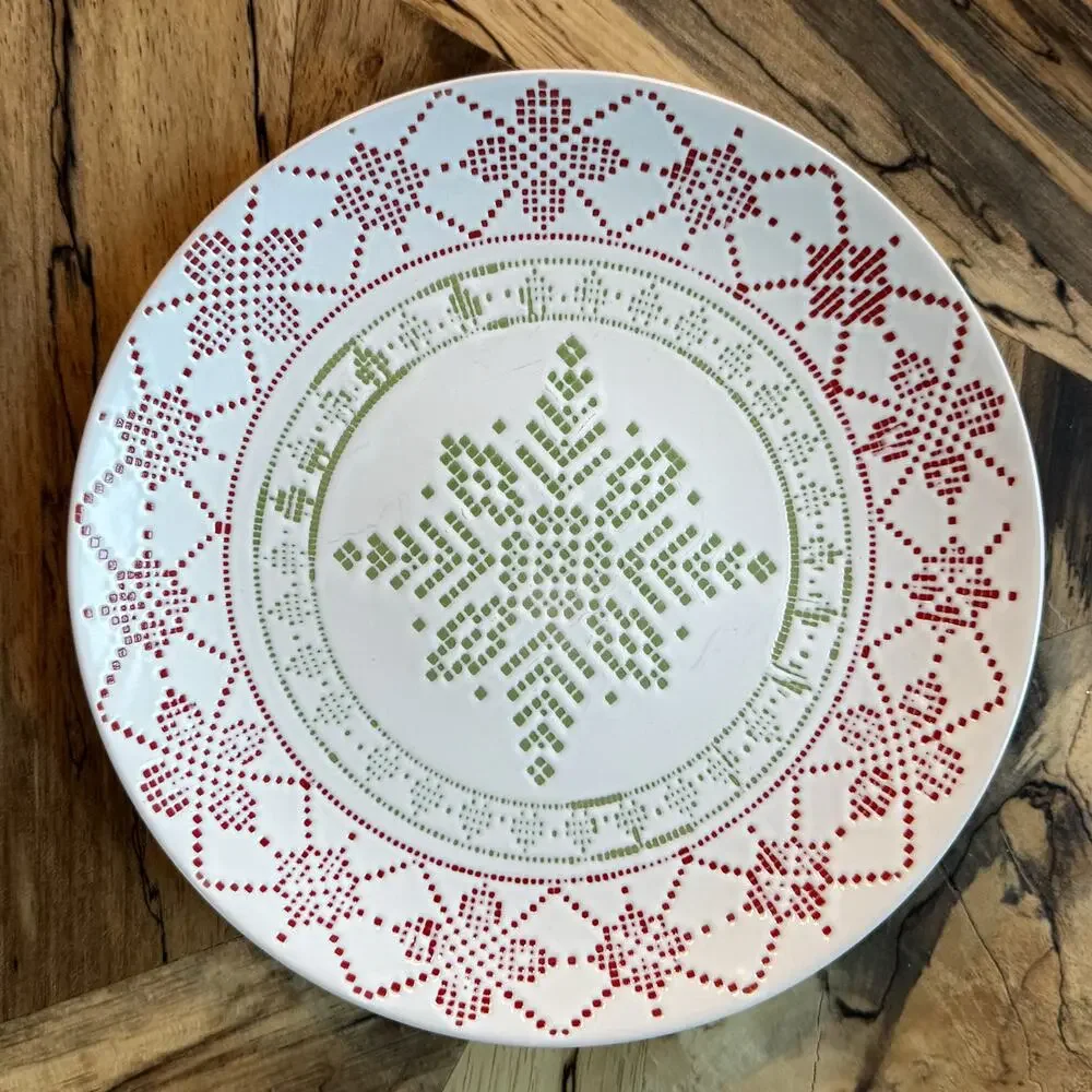 Noble Excellence Astoria Fair Isle Red and Green, Set of 2, Stoneware Plates, 8